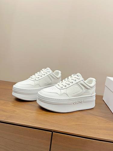 Picture of Celine Shoes Women _SKUfw152782919fw